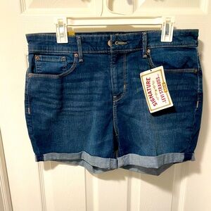 Signature Gold Levi Strauss Women’s Size 12 / W31 Mid Rise 5” Denim Shorts